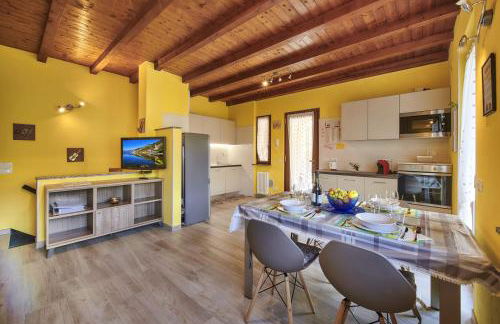 CASA DELLA MUSICA APARTMENT lake view and garden - Foto 10