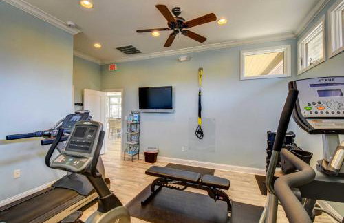 Spacious Lake Keowee Home Boat Slip and Pool Access - Foto 36