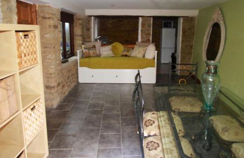 One Bedroom Character Cottage - Photo 7