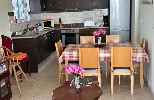 Breathtaking sea and Mountain views with Private pool, Peace full relaxing Villa with WiFi near Shops and Restaurants - Photo 20