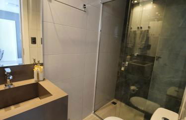 Lindo apto tudo novinho, prédio frente mar - Foto 35