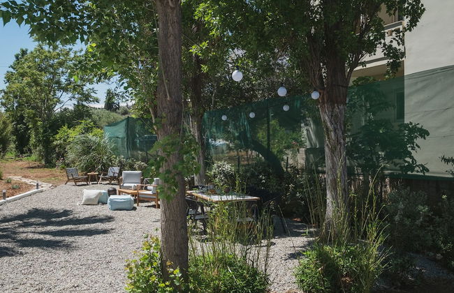 Mid-Century Modern Villa Vintage Charm - Foto 47