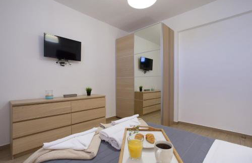 Family seaside Kladissos Villa with private heated pool! - Photo 39