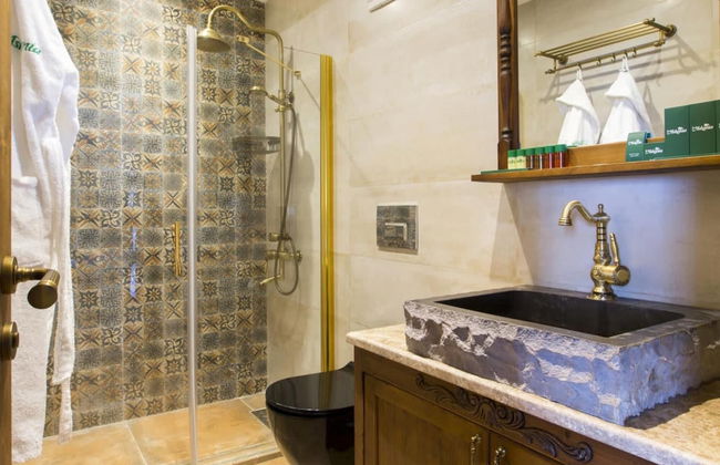 Luxurious Suits Surrounded by Nature With Jacuzzi Shared Pool in Bursa - Foto 3