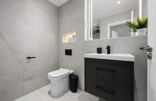 Luxury Apartment Heart of Didsbury - Photo 35