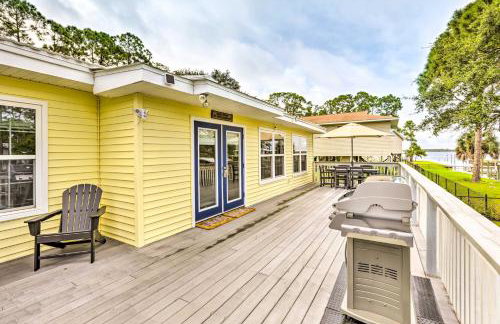 Waterfront Home Spectacular On-Site Fishing! - Foto 23