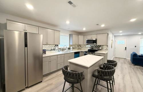 Bright, Cozy & Convenient - Minutes from UAB, Airport and Downtown Fun! - Foto 31