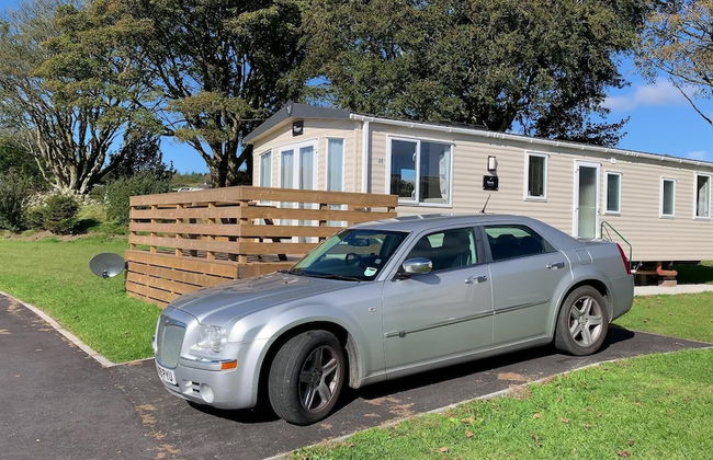 3 Bedrooms Loch Views Heated Pool Close To Beaches - Photo 1