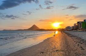 Apartamento sem vista ao mar, à 15 metros da praia de Piúma - Foto 23