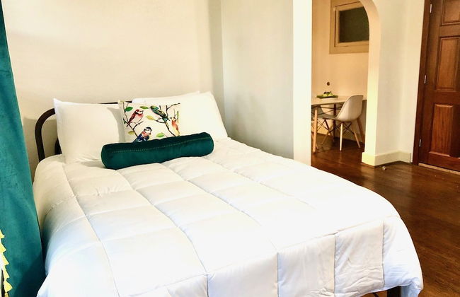 Evie's apartment - Photo 13