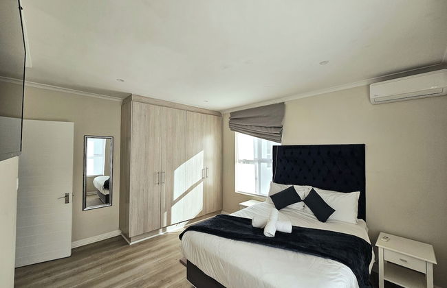 Dolphin Ridge Seaside Apartment - Photo 1