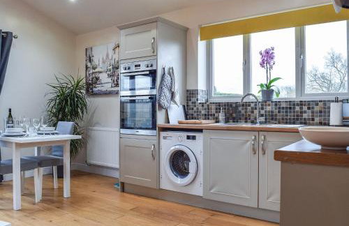 Woodside Retreat, Number 37 - Photo 14