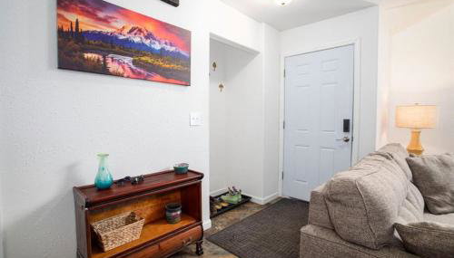 Sunflower Sanctuary - Photo 5