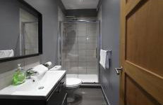 Swan Street Townhouse Hot Tub & Roof Terrace - Photo 16