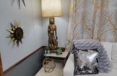 2 min to Chiefs camp 58 min to Arrowhead stadium - Photo 17