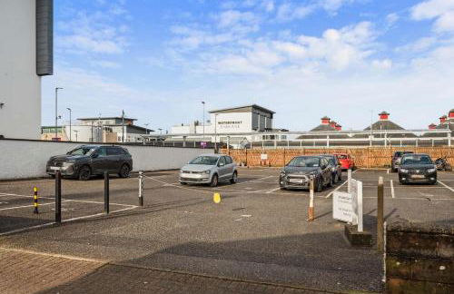 Stunning Sea Views - 3BD & Free Parking - Foto 26