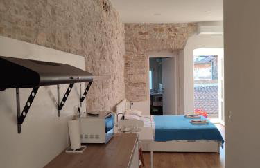 Central Studio Apartment - Photo 17