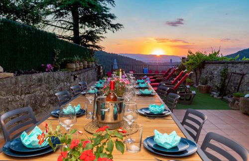 8 to 10 Sleeps Private Pool Villa & BBQ Near Barcelona - Foto 6