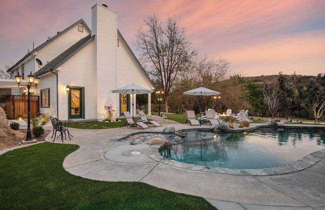 The Riesling Retreat by Avantstay Estate w/ Pool, Hottub, Putting Green & Pickle Ball Court! - Photo 24