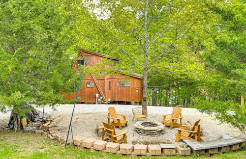 Hot Tub and Barrel Sauna! Lakefront Innsbrook Chalet - Foto 4