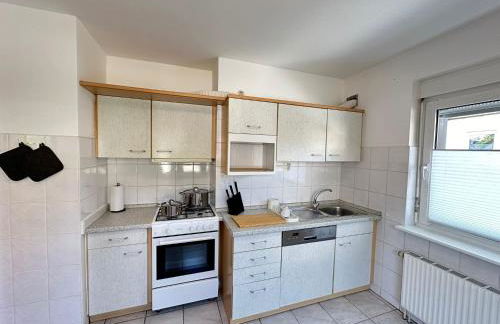 8 Einzelbetten Böblingen I 6 Schlafzimmer I 2 sep Ebenen I 2 Bäder, 2 sep WC I Messe, A81 I Monteure, Teams - Foto 11