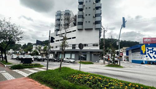 Arthi - Lindo Apto Central com Garagem - Foto 4