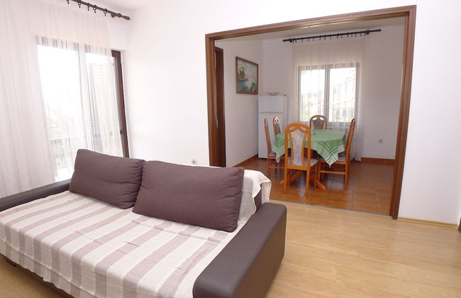 8 Person 3 Bed Apartment With Pool Near the Beach - Foto 1