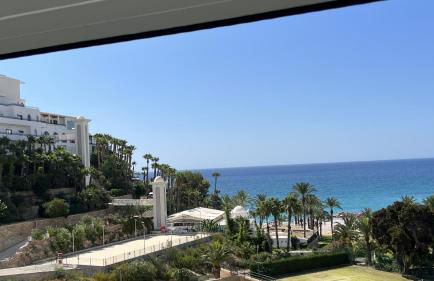 Modern apartment sea view with private jacuzzi - Photo 31