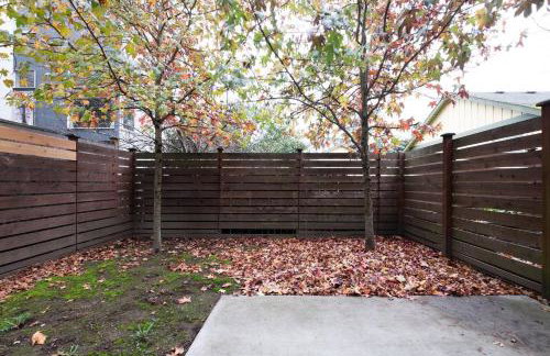 Stylish Urban Loft wFloating Stairs&Fireplace - Foto 36