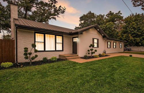 Sunset Point - Spacious 4-bedroom house in Elkhart with WiFi, AC, Swim Spa - Foto 1