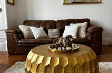 THE LAZY LION - Spacious 2 Bedroom - Town Centre Holiday Home Apartment - Photo 12