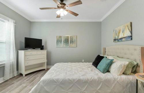 *Chic Beach Cottage Retreat* near Beach/downtown - Foto 25