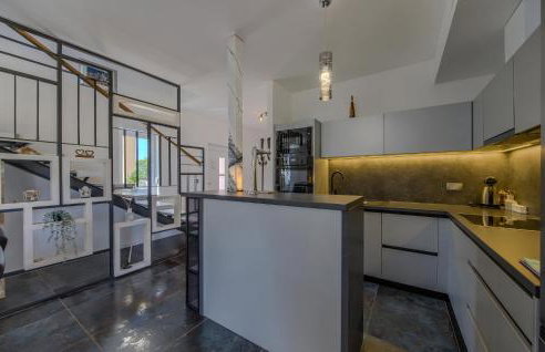 Awesome Home In Brtonigla With Sauna - Photo 4