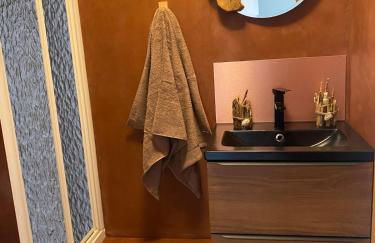 Beau studio avec accès plage, jardin, piscine, tennis, vélos, Netflix - Photo 5