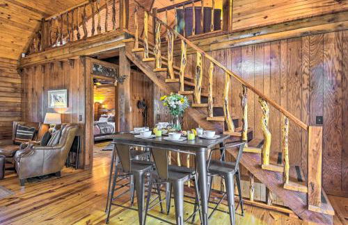 Luxe Cabin with Hot Tub on 5 Acres in Pearcy! - Foto 9