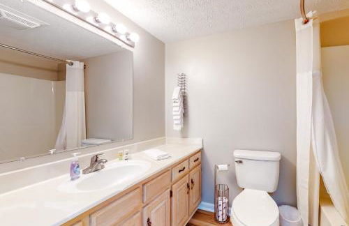 Serene Studio W Patio Near Lake Dog Friendly Gym - Foto 14