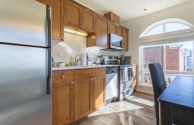 Domicile Suites at Elliott Bayview - Photo 15