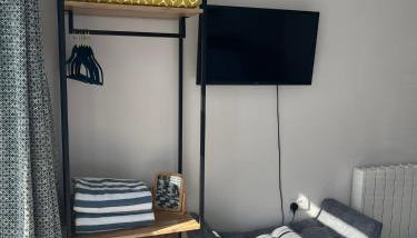 Entire guest suite in Four Mile Bridge, Rhoscolyn - Foto 4