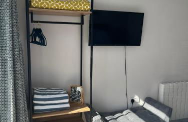 Entire guest suite in Four Mile Bridge, Rhoscolyn - Foto 4