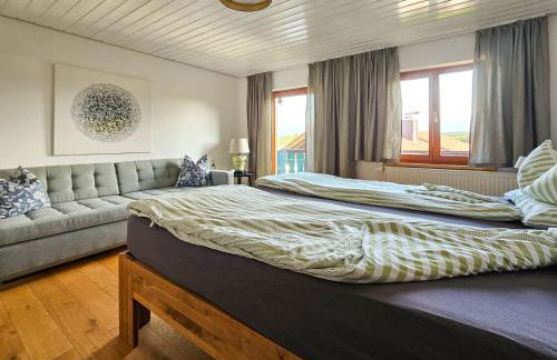 Landhaus mit Kachelofen - Nähe Skigebiete Brauneck Garmisch und Zugspitze - Foto 3