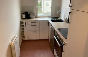 T2 design & cosy avec vue château, Centre et gare à pied, Parking gratuit - Foto 6