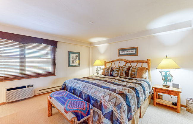 Torian Plum Condominiums - Foto 37