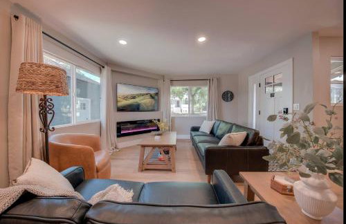 Folsom Old Town Escape • Cozy Cottage + Library - Foto 61