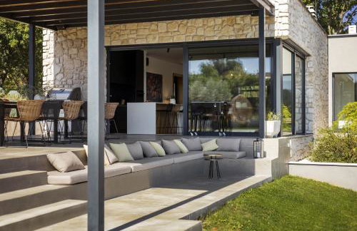 Villa Ox in Central Istria for 14 persons with 56 m2 heated pool, kids playground & large garden - Foto 9