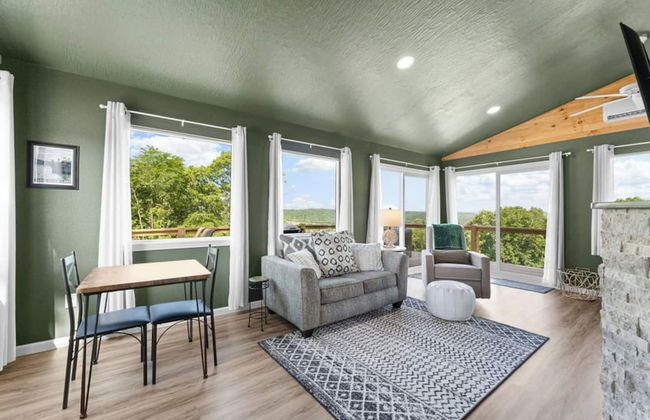 Romantic Lake Haven - Couples' Cabin - Foto 9