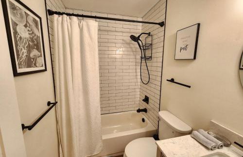 Fairview Terrace-Brand New 3BDRM, Central Location - Foto 48