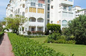 Apartamentos Laguna Beach - Photo 28