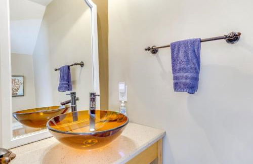 Ocean Views and Deck Family Home, Steps From Beach - Foto 11