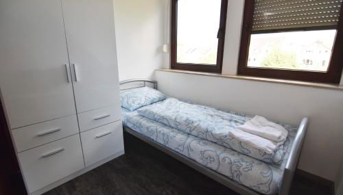 Work and Stay Apartments Troisdorf - Foto 3, towels, wardrobe