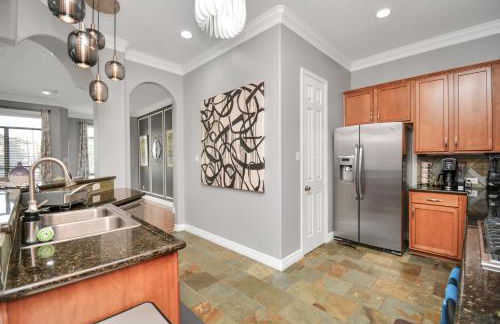 3BR 3Ba Upscale Luxury Home in The Heights - Foto 16